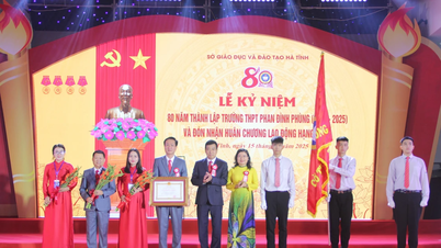 80 лет славы страны знаний Хонг Лам