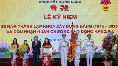 پیوند دادن آموزش و تحقیق با مبارزات عملی برای محافظت از بنیان ایدئولوژیک حزب