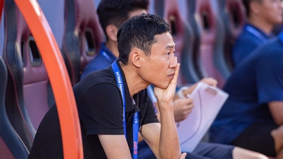 کیم سانگ سیک، دستیار سابق مربی، شغل خود را در باشگاه تان هوآ از دست داد.