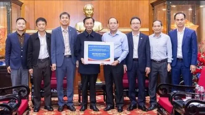 Het hart van Grootkruis Ridder Le Duc Thinh gaat uit naar de door overstromingen getroffen gebieden