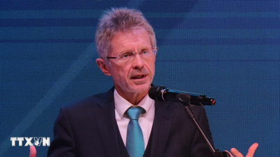 נשיא הסנאט של הרפובליקה הצ'כית מילוש וישצ'יל יקיים ביקור רשמי בווייטנאם.