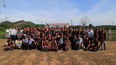 پورا ملک غربت میں کمی کے نفاذ کو ایک توجہ مرکوز اور کلیدی سمت میں مضبوط کرتا ہے، ہدفی سرمایہ کاری کے ساتھ اور لوگوں کی صلاحیت کو بہتر بنانے سے منسلک ہے۔