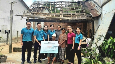 La branche BIDV de Phu Yen apporte son soutien aux personnes touchées par la tempête n° 13