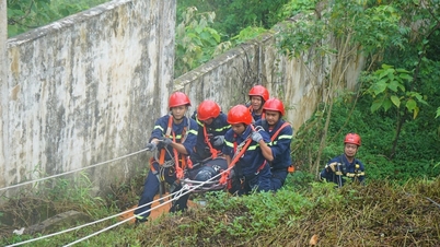 Ćwiczenia ratunkowe na półwyspie Son Tra