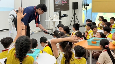 Учні початкової школи вивчають штучний інтелект у високотехнологічному парку Хошиміна