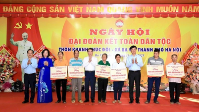 Bí thư Thành ủy Hà Nội dự ngày hội đại đoàn kết tại xã Ba Vì