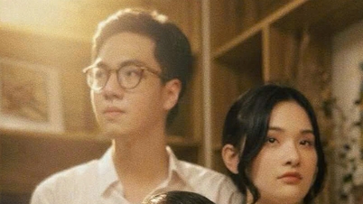 Ο Τραν Λυκ αναπαρασταίνει το έργο «Αύριο ο ουρανός θα είναι ξανά φωτεινός»