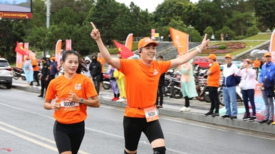 Hermosos momentos en el Maratón del Grupo Lien Minh 2025