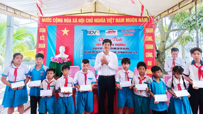 Avisen, radioen og fjernsynet i Can Tho tildelt stipend for «Støtte til skolegang»