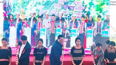 नेशनल असेंबली के उपाध्यक्ष, वरिष्ठ लेफ्टिनेंट जनरल ट्रान क्वांग फुओंग ने क्वांग न्गाई के सीमावर्ती कम्यून में एक बोर्डिंग स्कूल के शिलान्यास समारोह में भाग लिया।