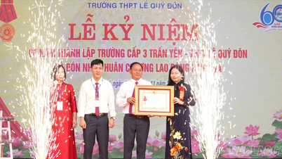 লে কুই ডন উচ্চ বিদ্যালয় তার ৬০তম বার্ষিকী উদযাপন করেছে এবং তৃতীয় শ্রেণীর শ্রম পদক পেয়েছে