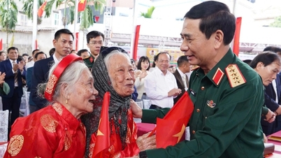 Đại tướng Phan Văn Giang dự Ngày hội đại đoàn kết tại Thái Nguyên