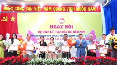 Narodowy Dzień Wielkiej Jedności Gminy Van Ninh