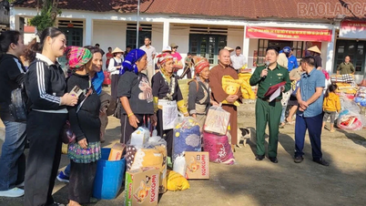 تقديم 300 هدية للأسر الفقيرة في بلدية ترينه تونغ