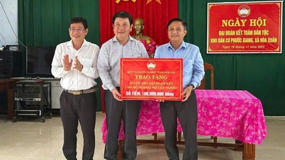 Житловий район Фуокзянг, комуна Хоа Суан організовує Національний день великої єдності