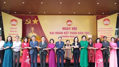 Ngoc Ha وارڈ کے تمام ترقیاتی کاموں پر تبادلہ خیال کریں اور مؤثر طریقے سے حصہ لیں۔