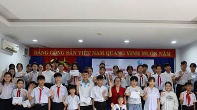 Concessão de mais de 165 milhões de VND em bolsas de estudo para estudantes desfavorecidos em Da Nang.
