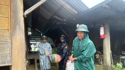 ভূমিধস এলাকা থেকে হাং সন কমিউনের লোকদের সরিয়ে নেওয়া অব্যাহত রাখুন।