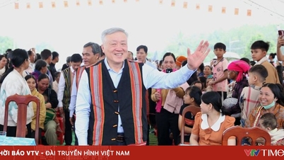 ឧបនាយករដ្ឋមន្ត្រីអចិន្ត្រៃយ៍លោក Nguyen Hoa Binh ចូលរួមទិវាឯកភាពជាតិដ៏អស្ចារ្យនៅទីក្រុង Quang Ngai