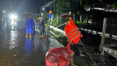 Xã Nam Cam Ranh: Mưa lớn gây ngập một phần Quốc lộ 27B, tàu dừng hoạt động chờ nước rút
