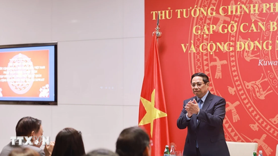 首相、クウェートで大使館職員およびベトナム人コミュニティと会談