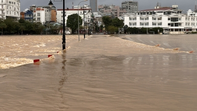 Bu sabah (17 Kasım) sel suları Da Barajı'nı taştı.