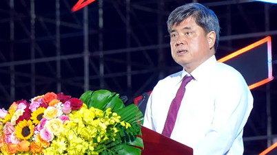 का माऊ केकड़ा महोत्सव का उद्घाटन