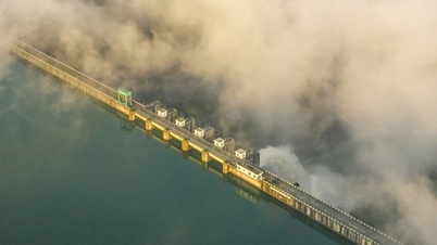 昼夜を問わず激しい雨が降り、多くの水力発電所が同時に放水して調整した