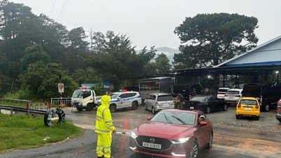 Ngoan Muc Pass continues to have landslides due to heavy rain