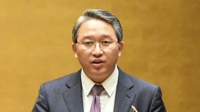 Η κυβέρνηση πρότεινε την ανάθεση του δικαιώματος πρόσληψης και μετάθεσης εκπαιδευτικών στον Διευθυντή του Υπουργείου Παιδείας και Κατάρτισης.