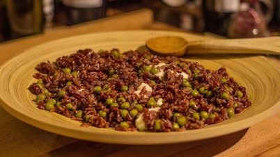 Szokujące: „Ekologiczne” talerze uwalniają toksyczne substancje chemiczne do żywności