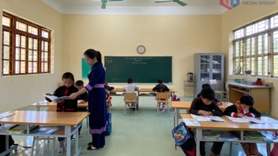 سعادة المعلمين الذين "يزرعون الحروف" في المرتفعات