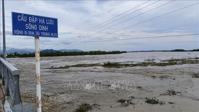อ่างเก็บน้ำหลายแห่งใน Khanh Hoa ปล่อยน้ำท่วมเพื่อรับมือกับฝนตกหนัก