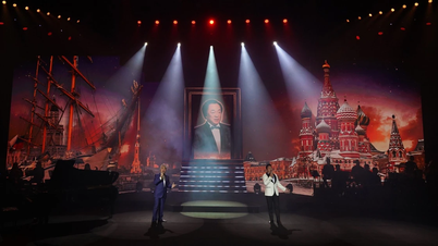 Публіка була зворушена, слухаючи, як покійний професор, народний артист Чунг Кієн «гармонізував» із поколіннями студентів.