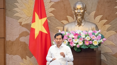 Der Generalsekretär der Nationalversammlung und Leiter des Büros der Nationalversammlung, Le Quang Manh, leitete die Sitzung des Büros der Nationalversammlung.