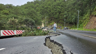 ฝนตกหนักต่อเนื่องทำให้เกิดดินถล่มและน้ำท่วมทางหลวงแผ่นดินหลายสายในจังหวัดลำดง