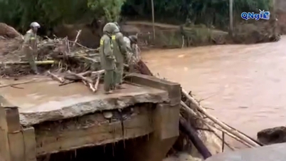 Η πλημμύρα έσπασε τη γέφυρα, με αποτέλεσμα περισσότερα από 280 νοικοκυριά στο Σον Χα να αποκλειστούν.