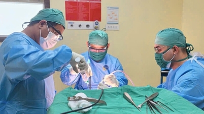 Tà áo dài cuốn vào bánh xe điện, nữ sinh 15 tuổi chấn thương sọ não
