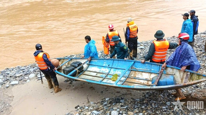 Ban Chỉ huy PTKV 2 - Thạnh Mỹ (Đà Nẵng) cứu sống 2 người dân giữa dòng nước xiết