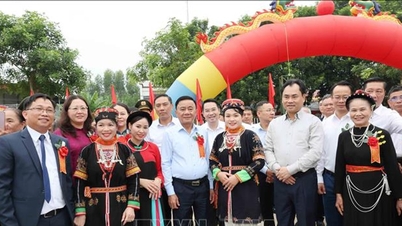 ທ່ານ​ເລຂາທິການ​ໃຫຍ່ ​ເຈີ່ນ​ດ້າຍ​ກວາງ ​ໄດ້​ເຂົ້າ​ຮ່ວມ​ພິທີ​ສະ​ເຫຼີ​ມສະຫຼອງ​ວັນ​ມະຫາ​ສາມັກຄີ​ທົ່ວ​ປວງ​ຊົນ​ທັງ​ຊາດ​ແຂວງ ລາວ​ກາຍ.