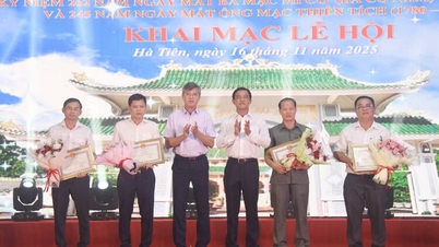 Відкриття традиційного фестивалю, присвяченого річниці смерті пані Мак Мі Ко та пана Мак Тхієн Тіча