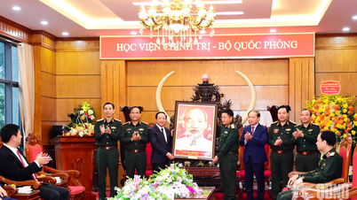 הגנרל טרין ואן קווייט מברך את האקדמיות, בתי הספר והמורים