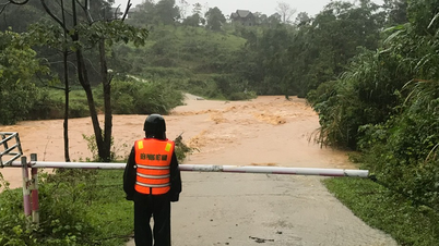 Quang Tri: More than 1,400 households flooded, many traffic routes cut off, one person missing