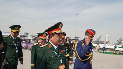 Wysoko postawiona delegacja Ministerstwa Obrony Narodowej Wietnamu bierze udział w Dubai Air Show