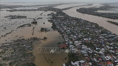 В Хюэ было затоплено более 12 200 домов.