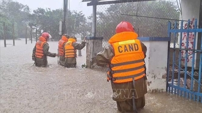 وتستمر المنطقة الوسطى في هطول أمطار غزيرة للغاية، حيث شهدت بعض الأماكن هطول أمطار تزيد عن 700 ملم.