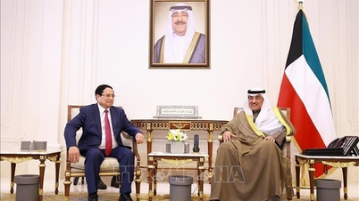 Premier Pham Minh Chinh ontmoet de kroonprins van de staat Koeweit