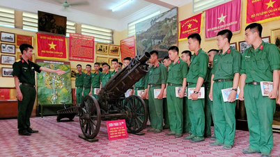 បំភ្លឺ​ស្មារតី​វីរជន និង​កម្លាំង​កាំភ្លើងធំ