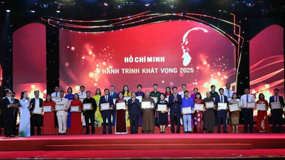 Pertukaran contoh khas mempelajari dan mengikuti ideologi, moralitas, dan gaya Ho Chi Minh