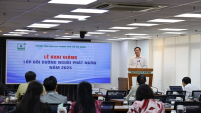 Kota Ho Chi Minh membuka pelatihan Juru Bicara dan Penyedia Informasi Pers pada tahun 2025